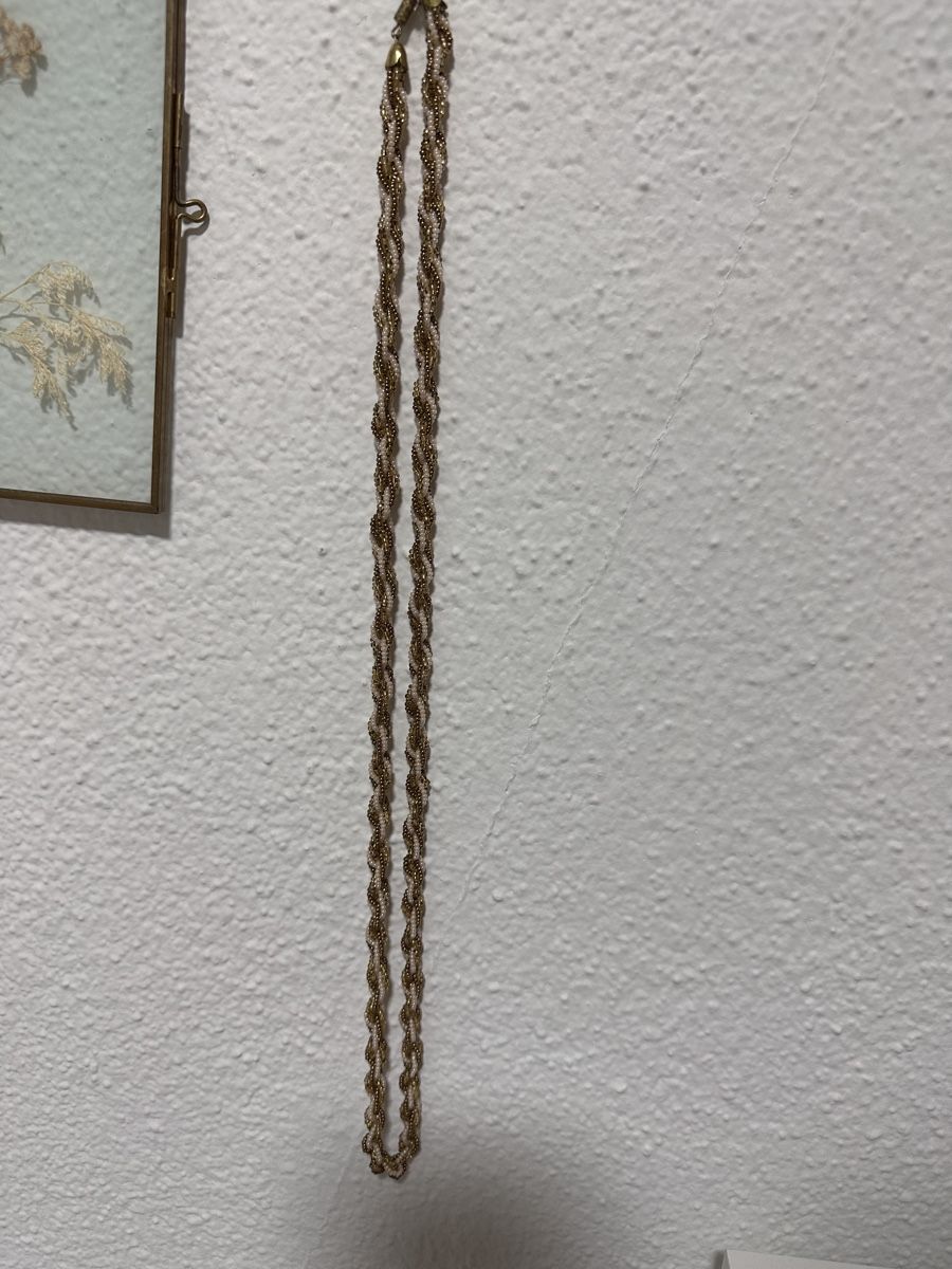 Ketten: Halskette, gedreht, Modeschmuck. Gold weissbesh – Gebraucht aus Oberurnen von nes_8xqt 2