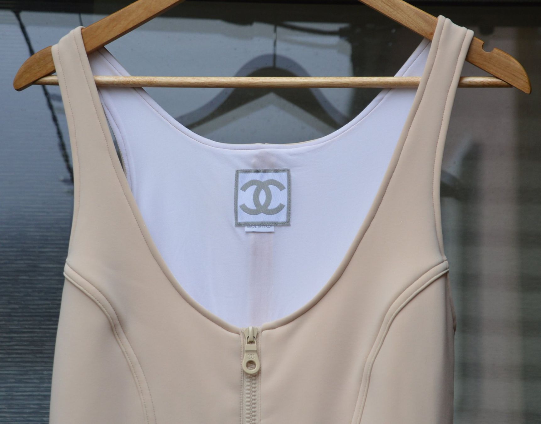 Chanel Completi & Tailleur: Chanel Skianzug / combinaison de ski .38 – Usato da Collonges venduto da Auganien 1