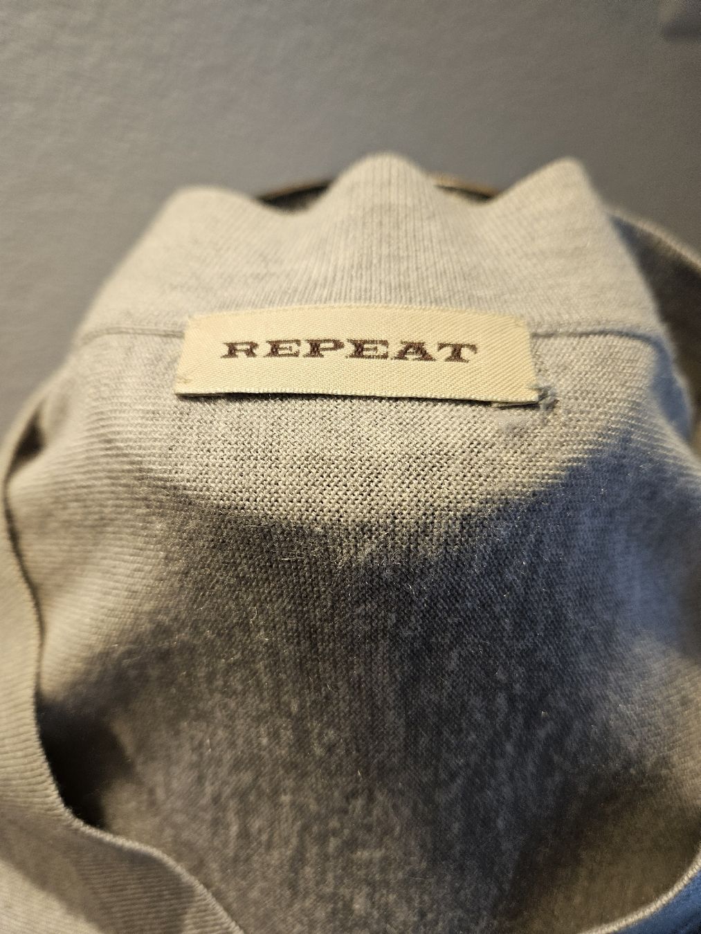 Repeat Pulls & Sweat-shirts: Pullover von Repeat, grösse 40 – D'occasion à Plasselb par Mabischer 2