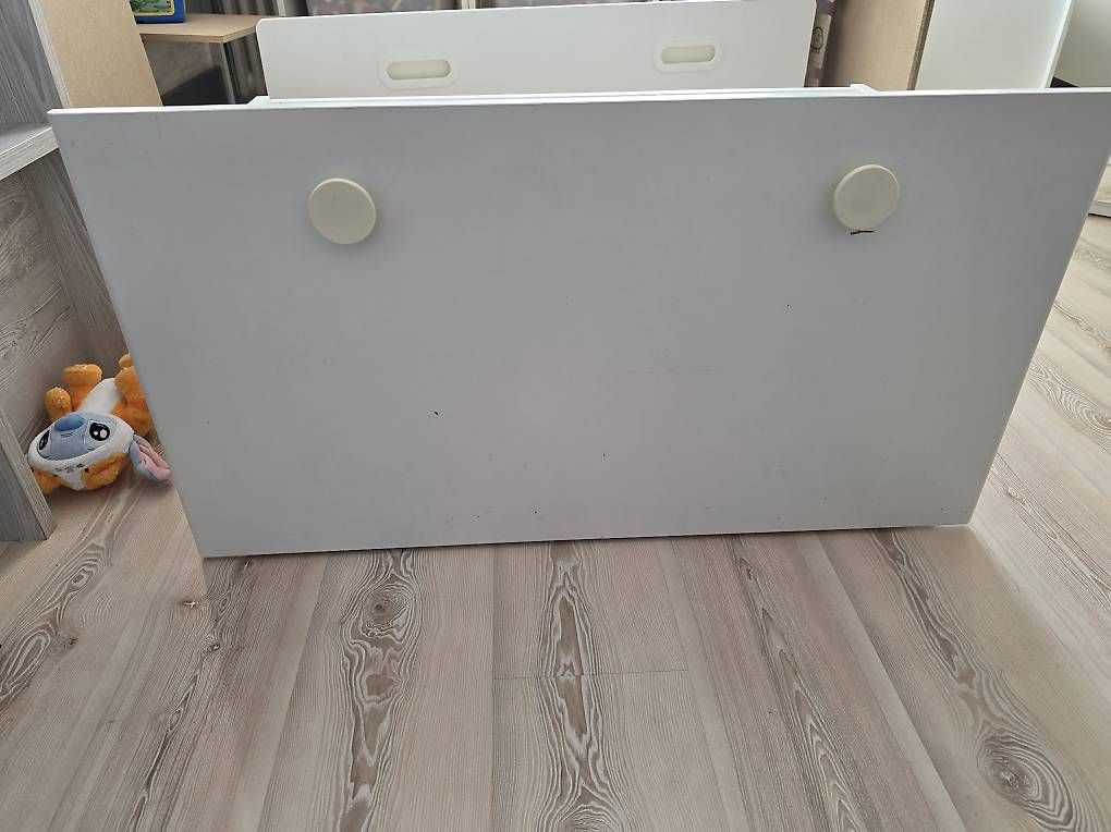 Ikea Armadi: Smastad – Usato da Birmenstorf AG venduto da JenniferLopetrone 2