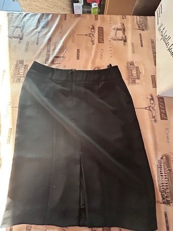 Elegante schwarze Rock – Grösse 40 – für jede Saison!