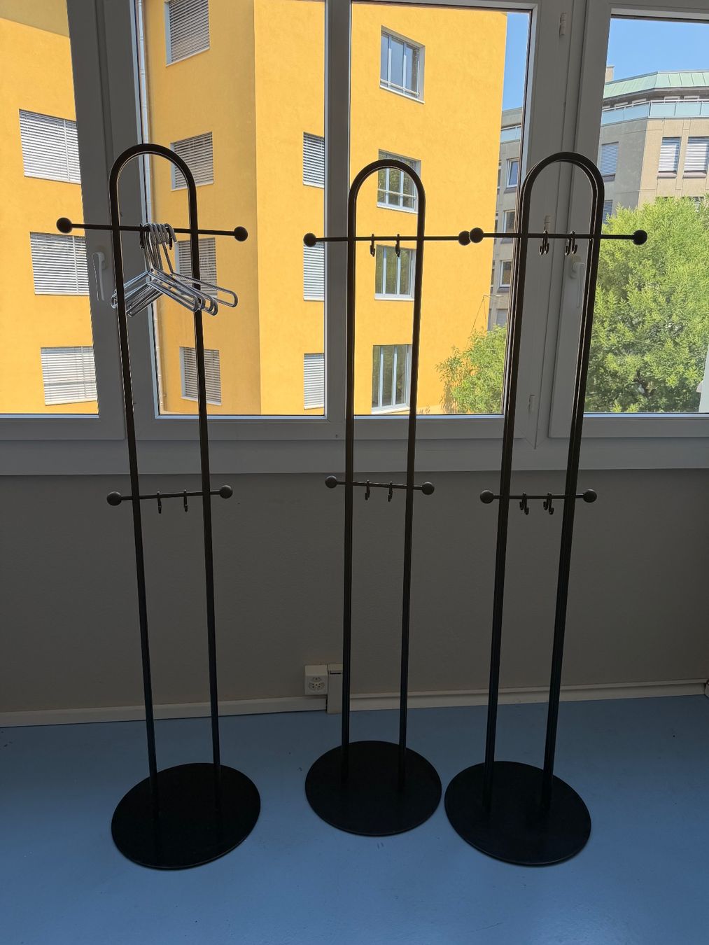 Garderobe: 3 Garderobenständer – Gebraucht aus Zürich von mar_hs6l