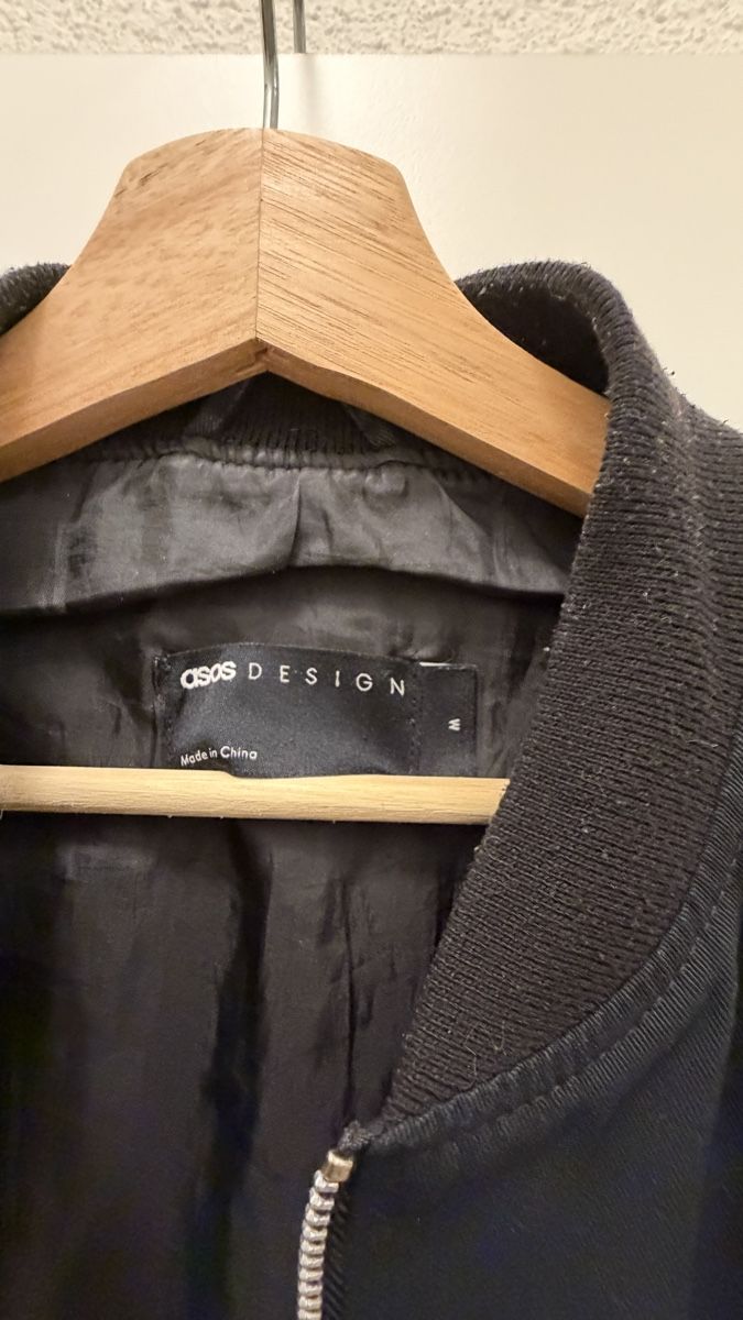 Asos Vestes: Schwarze Bomberjacke von Asos – D'occasion à Zürich par leandrostz 2