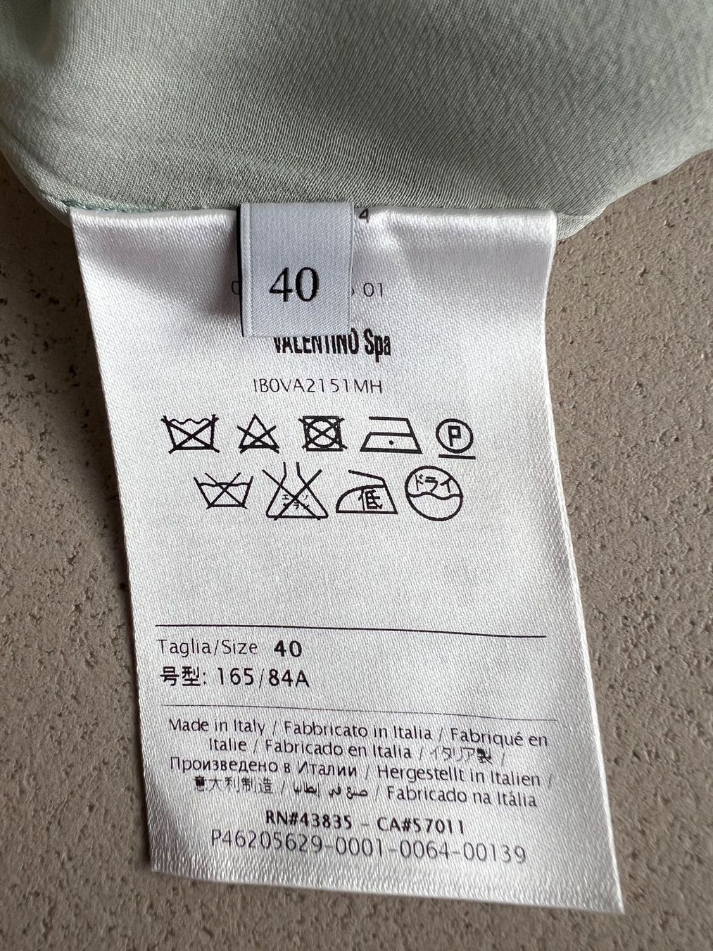 Valentino Vestiti: Wunderschönes VALENTINO Seiden-Cape-Kleid – Usato da Schaan venduto da Poltera 4