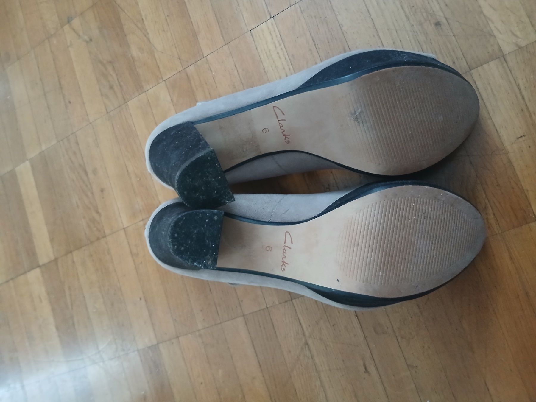 Clarks Scarpe da donna: Clarks Peeptoe Pumps beige Gr.40 – Usato da Zürich venduto da mel_2by5 2