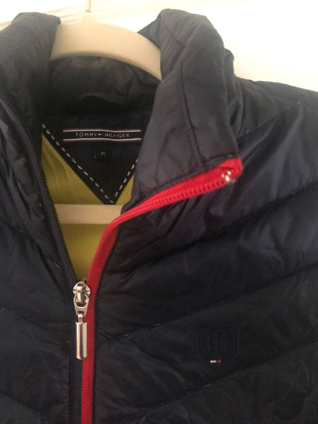 Tommy Hilfiger Gilets & Westen: Hilfiger Daunenweste m – Gebraucht aus Pfaffhausen von Klaras_second_hand 1