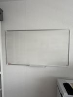 Nobo Whiteboard ca. 124x70 cm mit Stiftschale