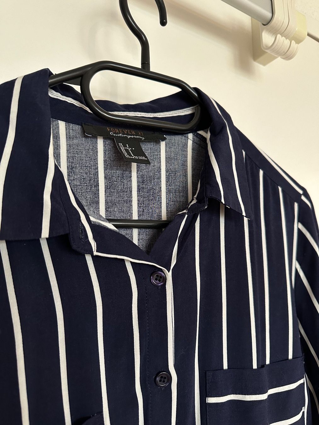 Camicette: Forever 21 Bluse gestreift - dunkelblau S - NEU! – Nuovo (secondo la descrizione) da Pfäffikon SZ venduto da ansyyy 2