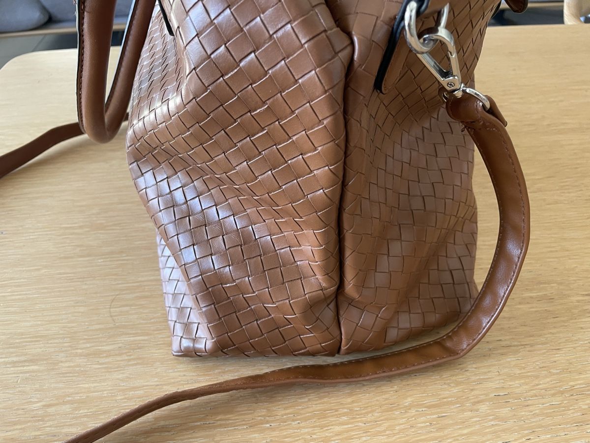Borse da donna: Edel&Stark Brown Woven Tote Bag – Usato da Genolier venduto da Tom0712 4