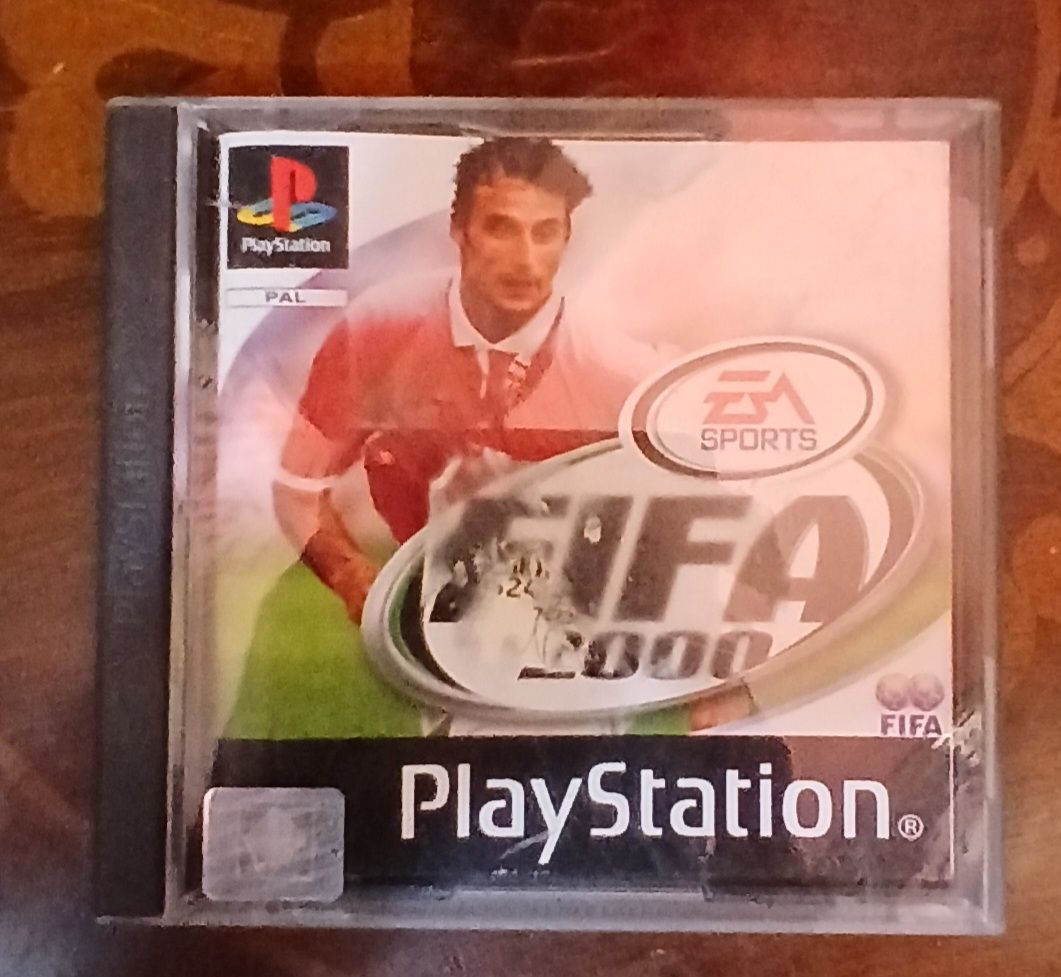 Sony Giochi: jeux PS1 Fifa 2000  – Usato da Romont FR venduto da 777.gameur.game.boy