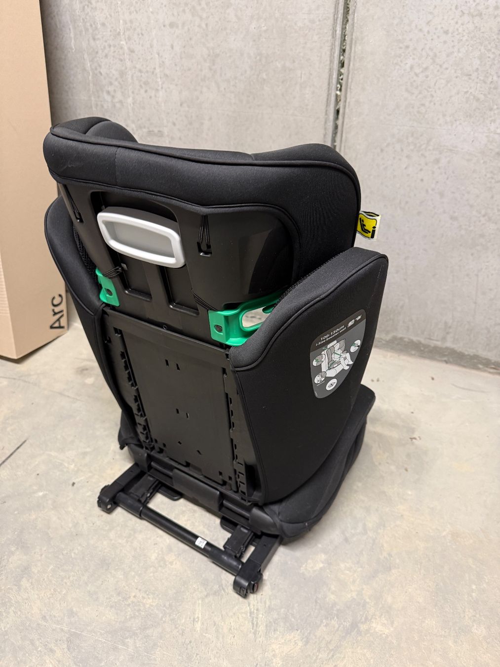 Sièges auto: Kindersitz 100-150cm schwarzer I- Fix – Neuf (Voir description) à Lüscherz par Mario-Herr 3