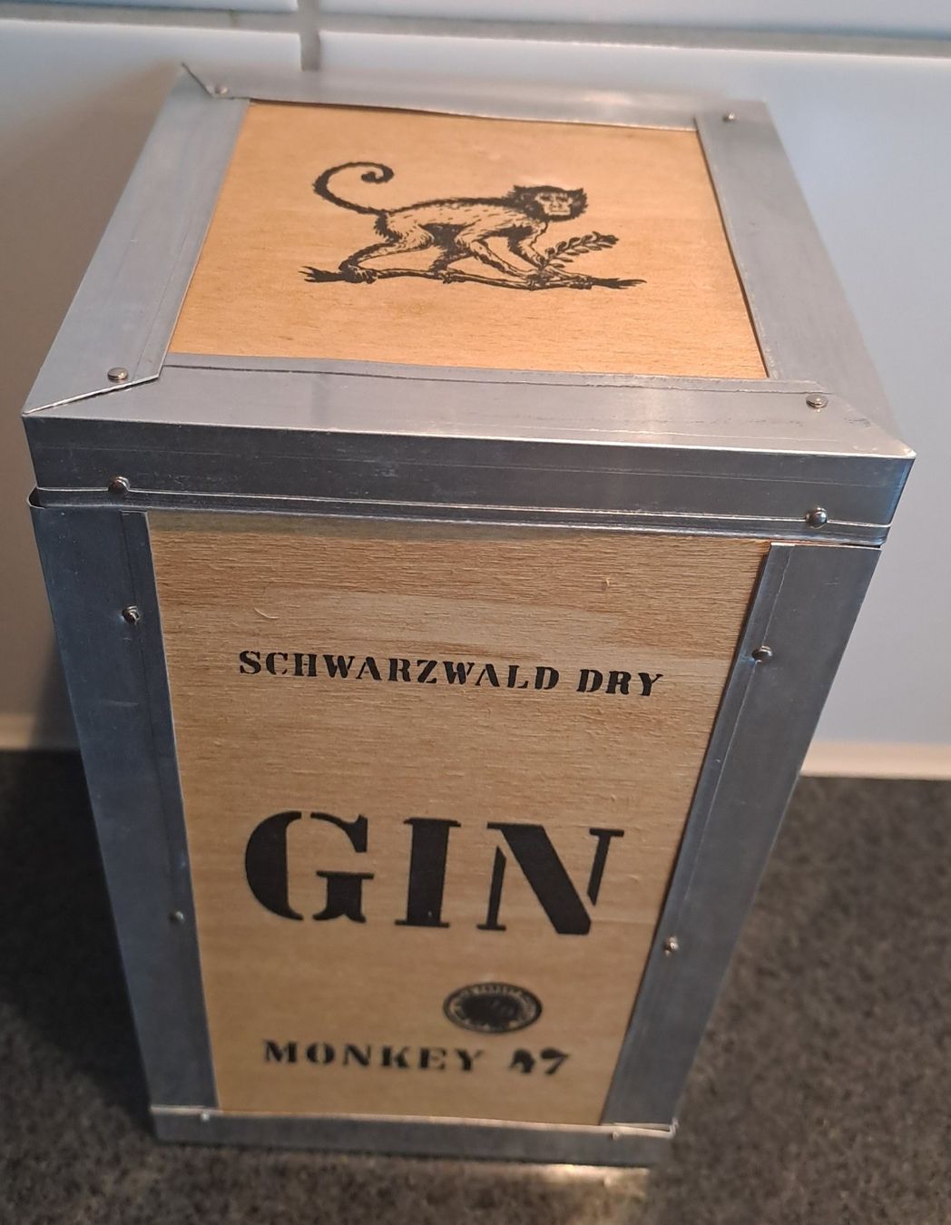 Monkey 47 Spirituosen: Monkey 47 Gin Distiller's Cut 2015 mit Goldring und Box – Neu und originalverpackt aus Elsau von Kellerraeumung 7