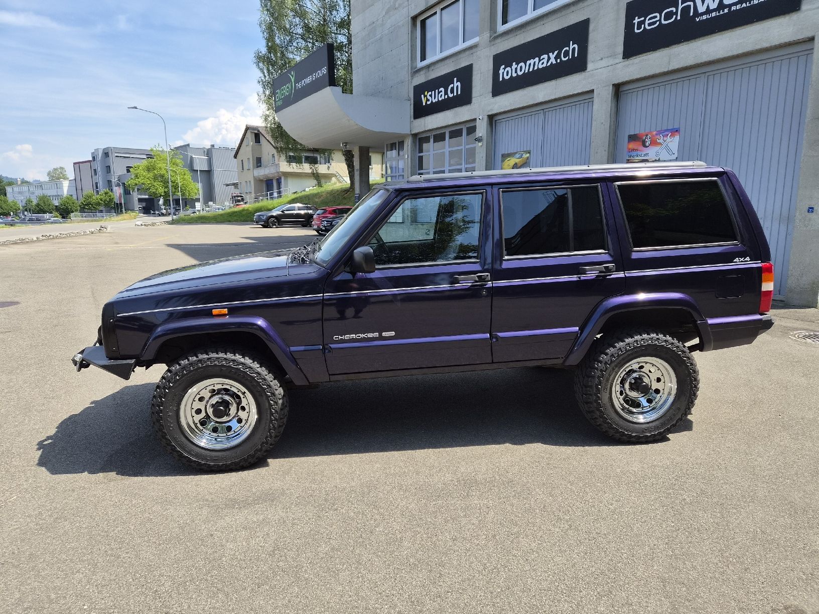 Jeep Autos: JEEP  CHEROKEE  4.0 L – D'occasion à St. Gallen par kratzki01 8
