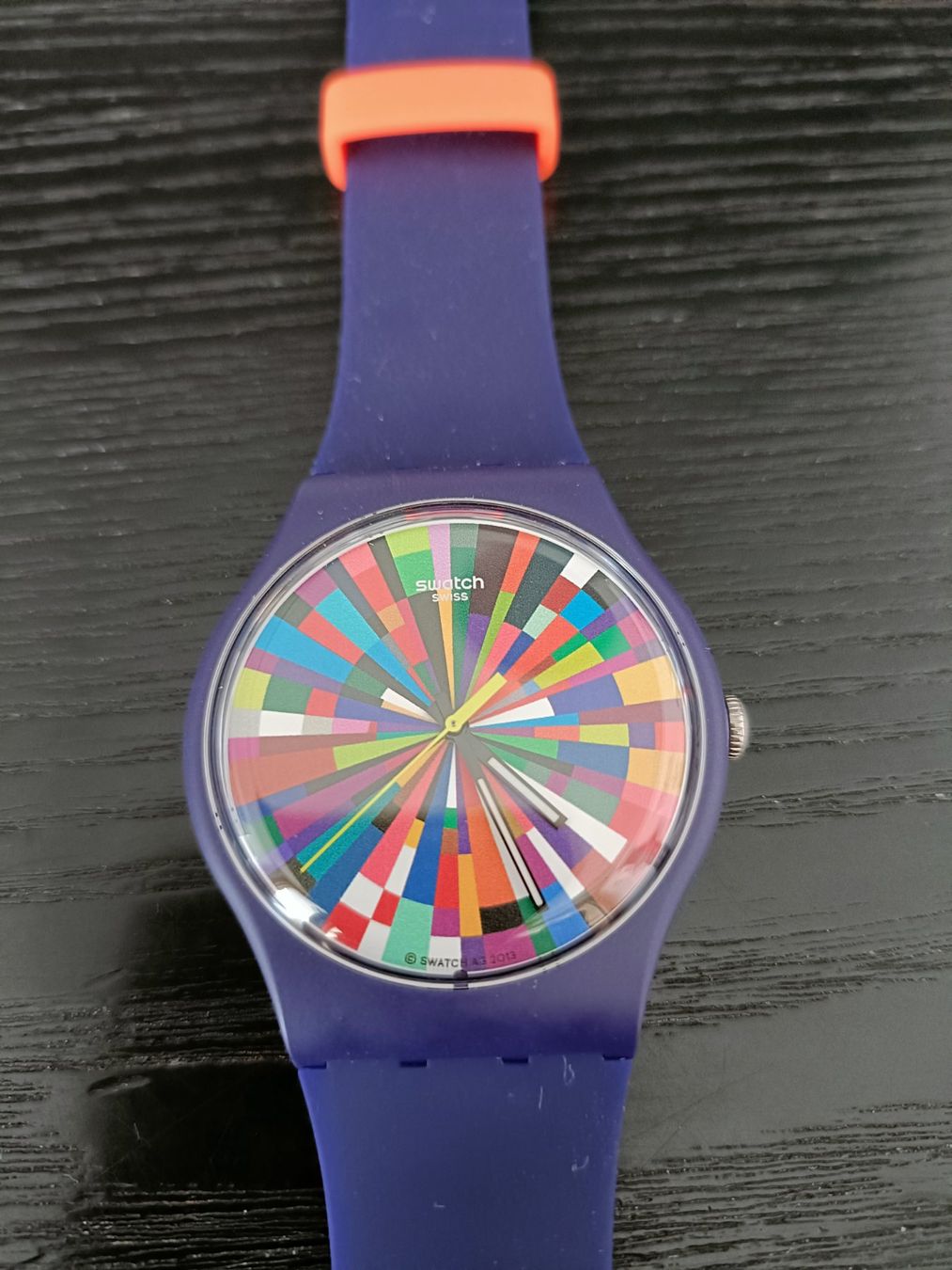 Swatch Orologi: SWATCH COLOR EXPLOTION SUOV 101 WIE NEU – Usato da Liebefeld venduto da Bestbets 1