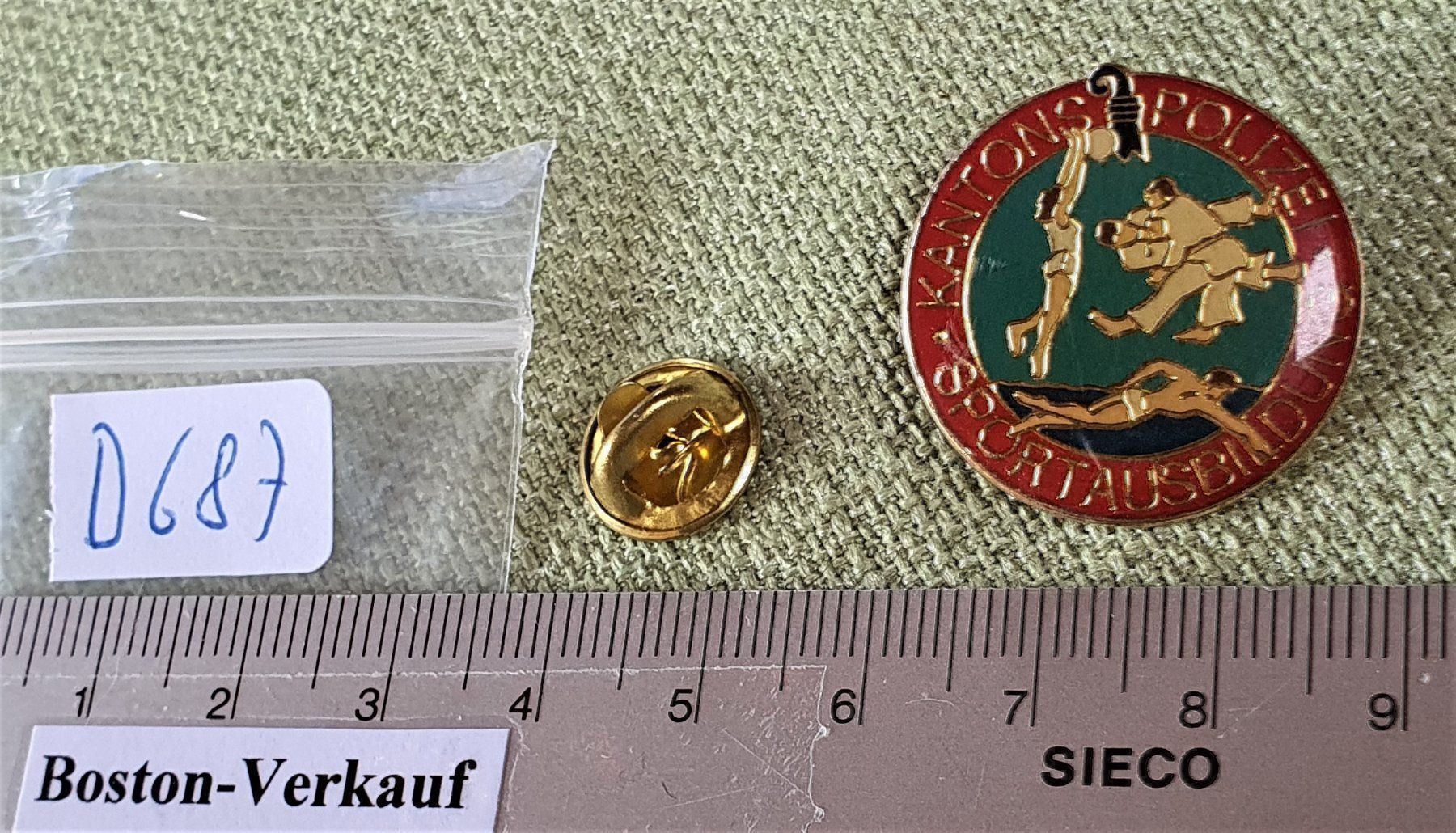 Placchette & Badge: D687 - Pin Basler Kt. Polizei Sportausb. – Usato da Reinach BL venduto da Boston-Verkauf 2