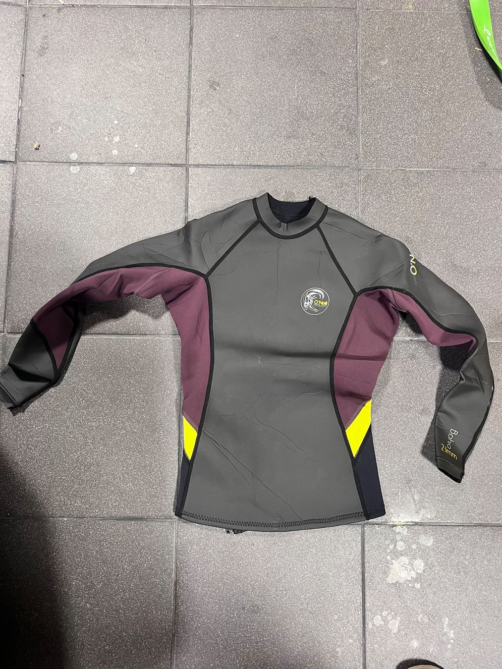 Top: Neoprene Surf Top – Usato da Carouge GE venduto da kir_5cdm