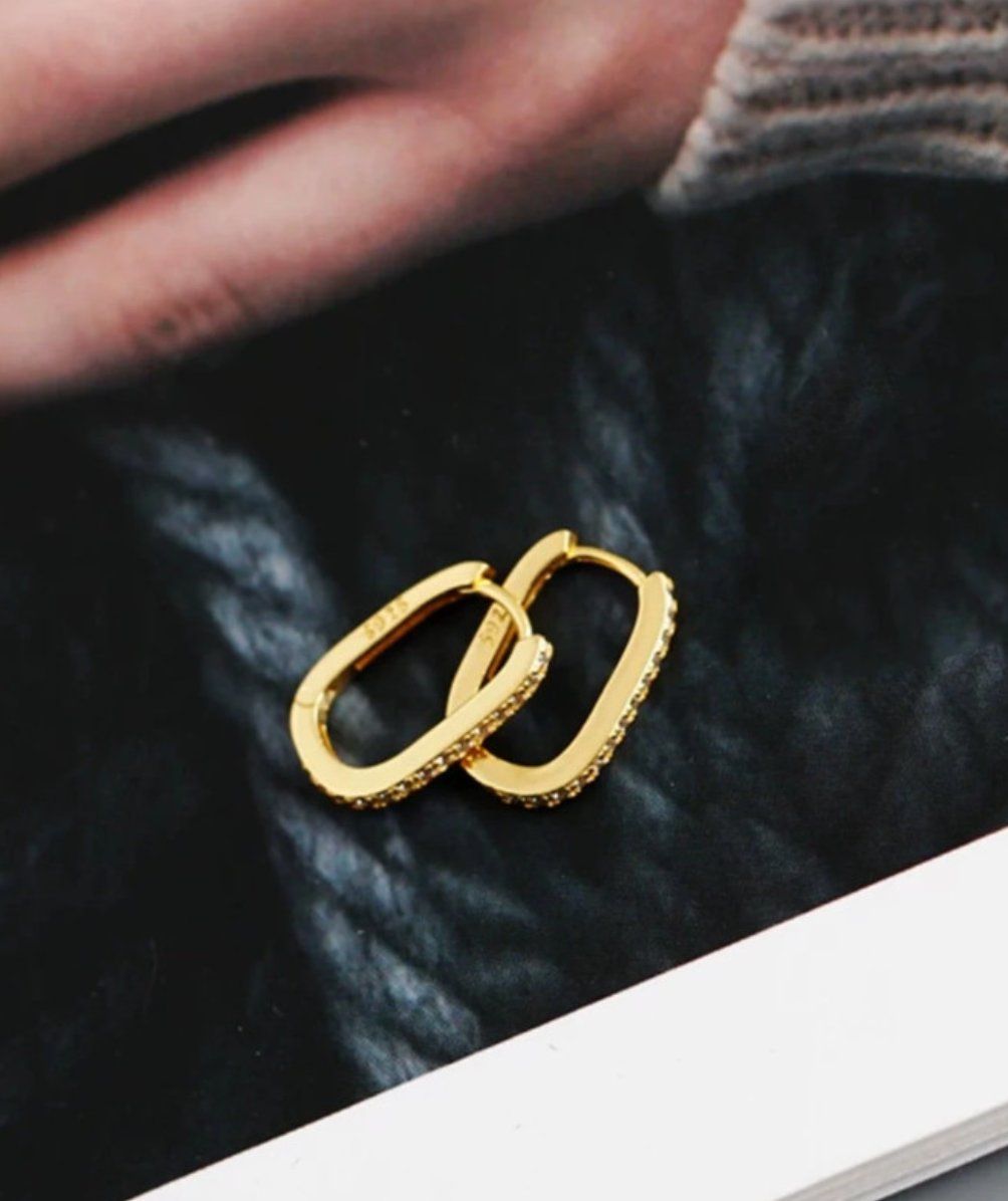 Orecchini pendenti & Orecchini a lobo: Huggies rectangle en argent plaqué or et zircons – Nuovo (secondo la descrizione) da Thônex venduto da Swiss-Jewels 2