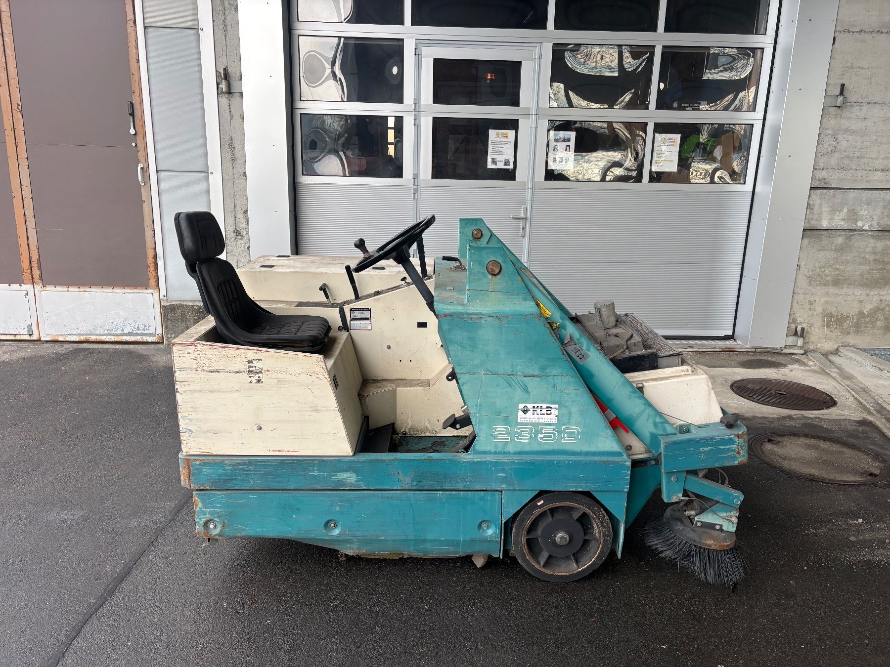 Tutte le macchine: Kehrmaschine Putzmaschine ab Servic – Usato da Ruswil venduto da Kolben01 5