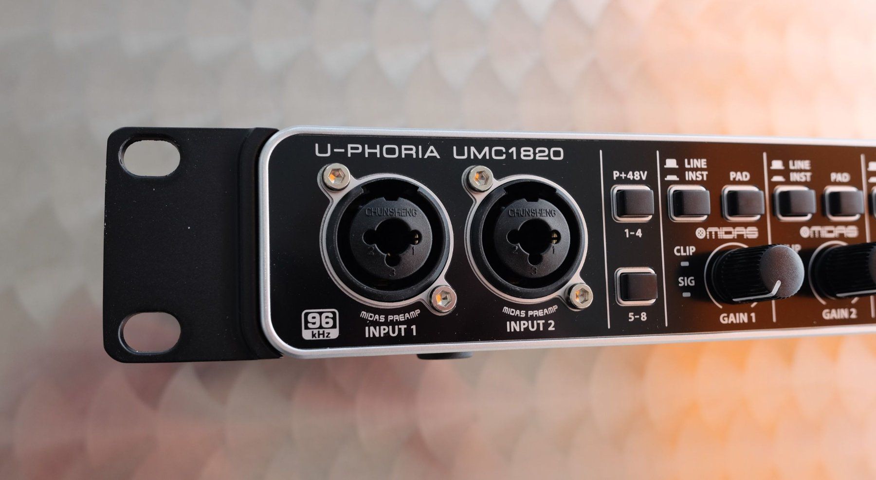 Behringer Equipement studio: Behringer U-PHORIA1820 USB-Audiointerface – D'occasion à Basel par PondstreetStudios 2