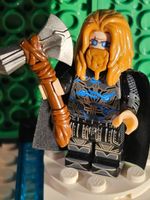 LEGO Thor Figur mit Axt und Umhang