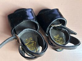 Neue Schuhe aus Leder, ca. 8 cm.