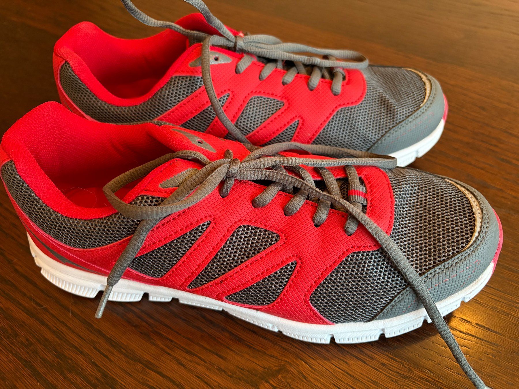 Scarpe da donna: Rote Damen-Sneaker von Crane, Grösse 39 – Usato da Rorschacherberg venduto da QuoAli 4