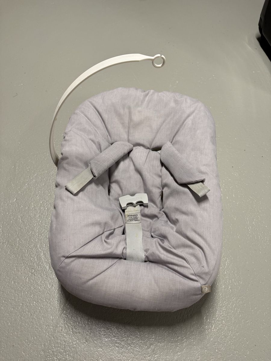 Stokke Hochstühle: Newborn Stokke Schale Tripp Trapp – Gebraucht aus Einsiedeln von NathalieGubser