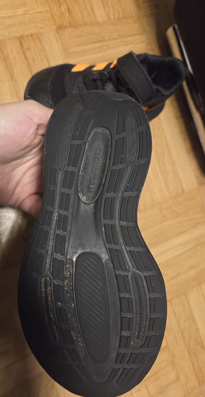Adidas Scarpe per ragazzi: basket enfant Adidas  – Usato da Meyrin venduto da sof_5ltz 3