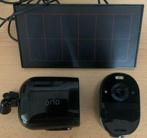Arlo Videocamere: 2 Arlo-Kameras mit einem Solarpanel. – Usato da Zuchwil venduto da Beppe_25.3 1