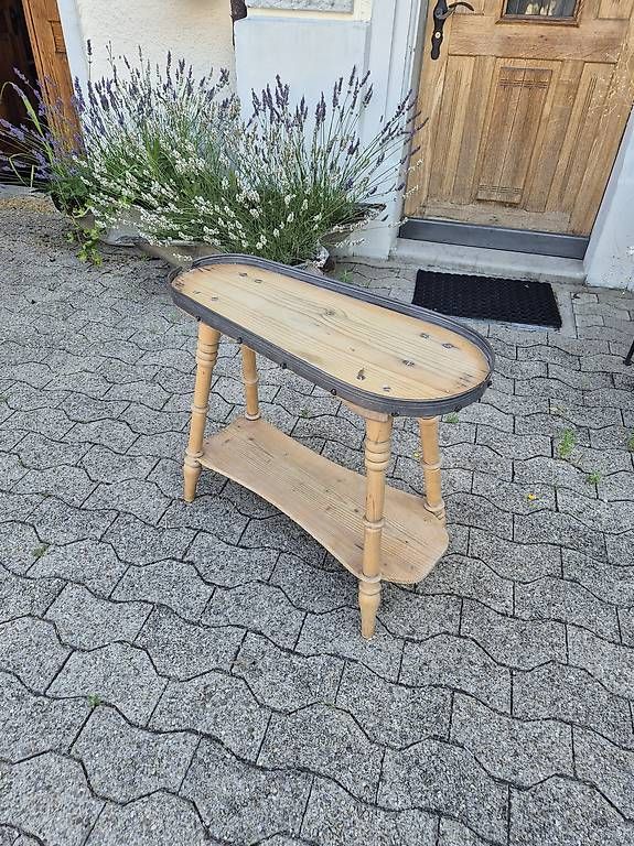 Tische: Beistell oder Blumentischli – Gebraucht aus St. Margarethen TG von nani55 1