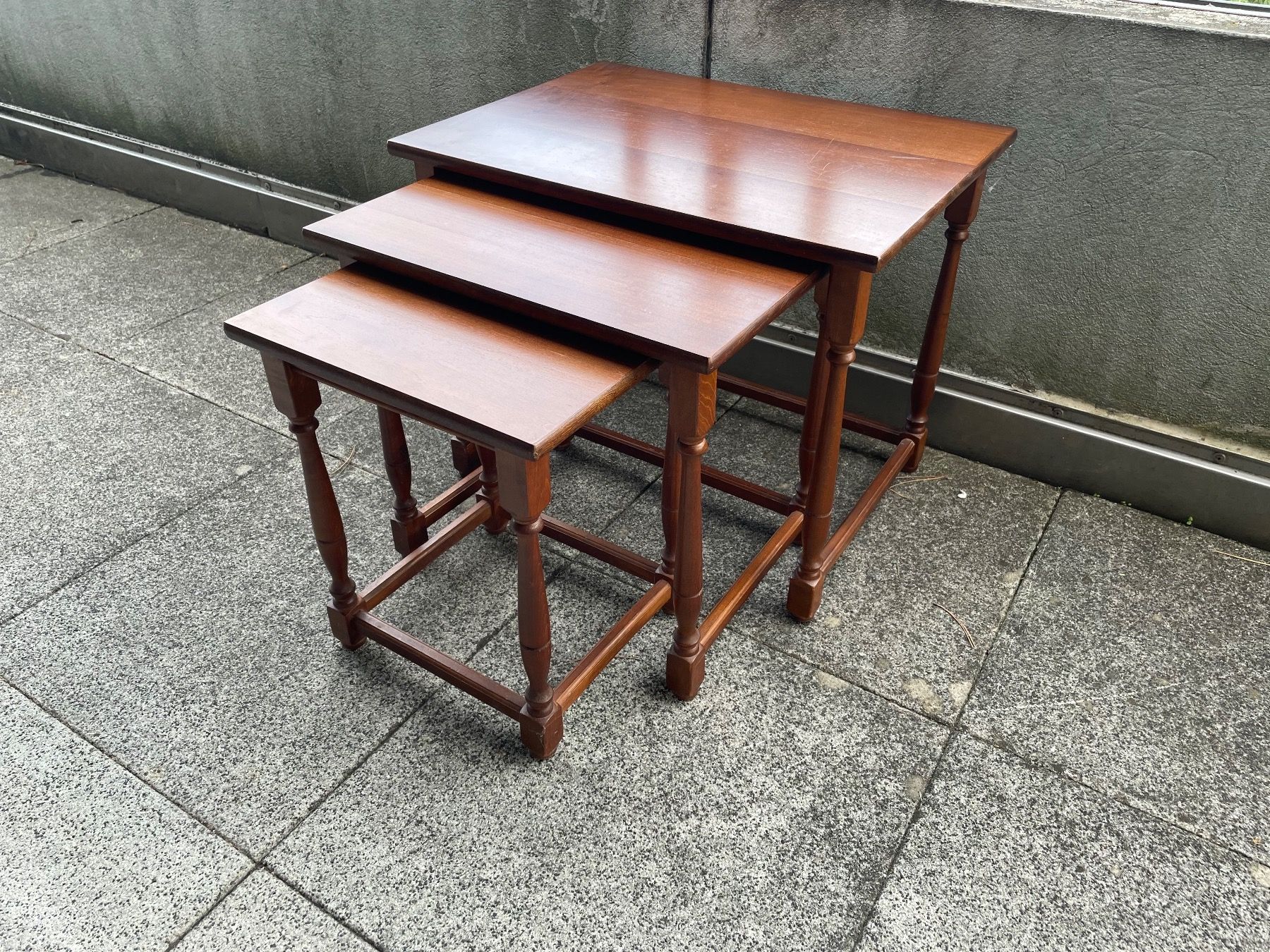 Tavoli: Anciennes Tables Gigognes – Usato da Vallamand venduto da Bricbracbroc82 1
