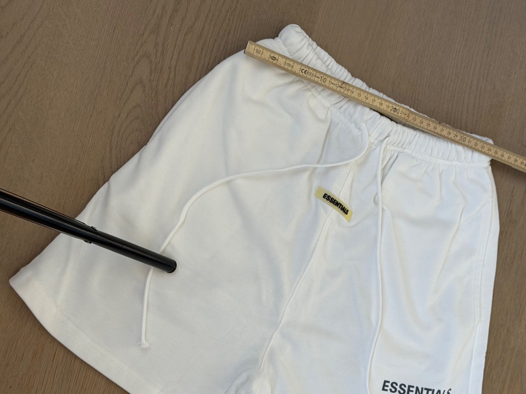 Fear of God Pantalons: Essentials Shorts M – Neuf (Voir description) à Allschwil par lor_6cgq 2