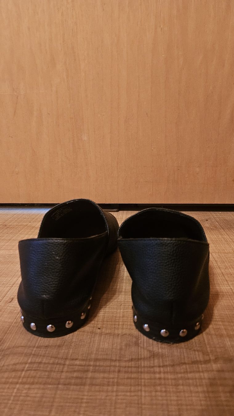 Scarpe da donna: Mocassins noirs cloutés, pointure 36, élégants – Usato da Fully venduto da ale_ks5s 2