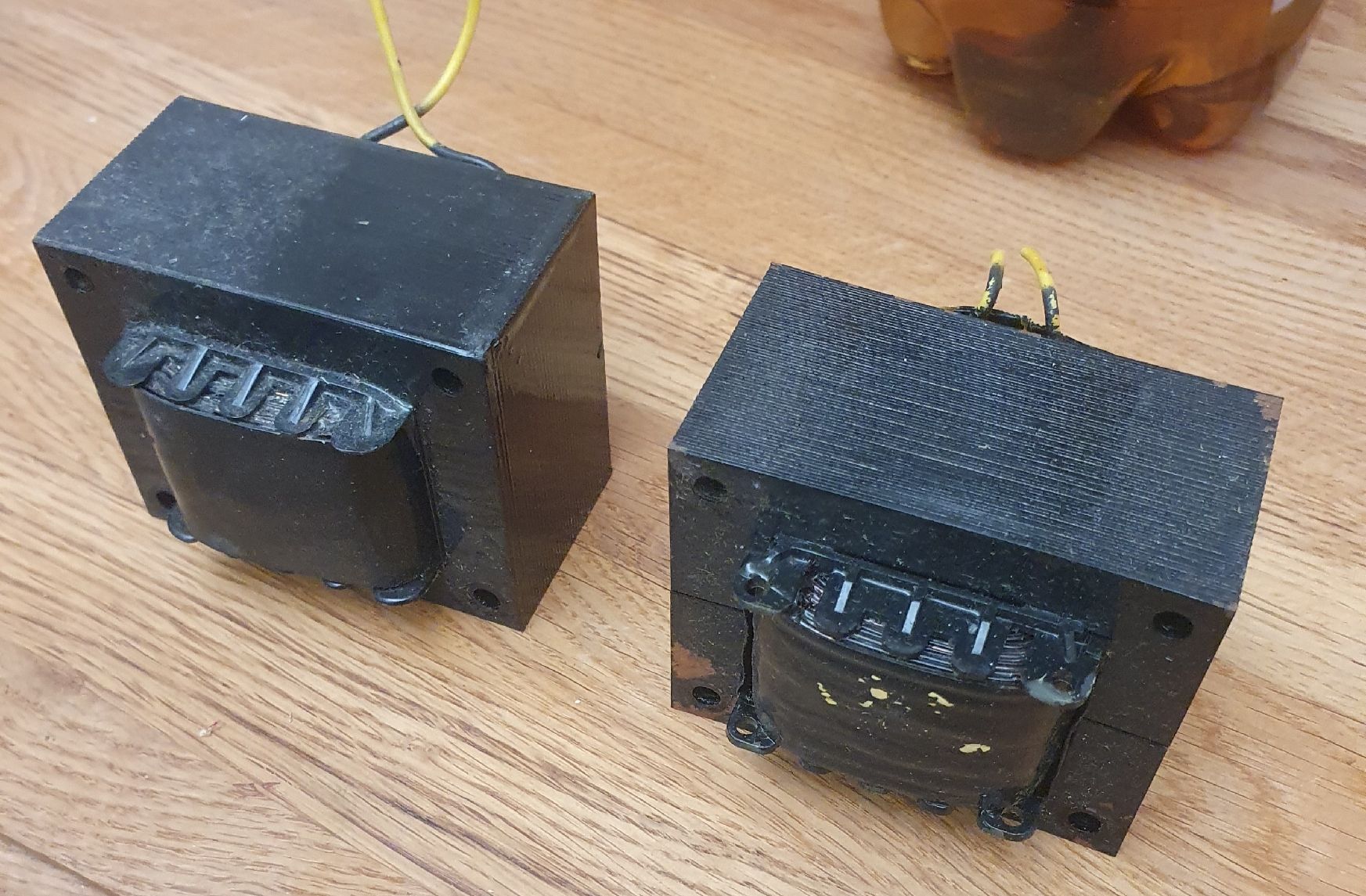 Componenti elettronici: 2 Stück WAGNER & GRIMM Tontrafo – Usato da Pfäffikon ZH venduto da edwinstarr1 1