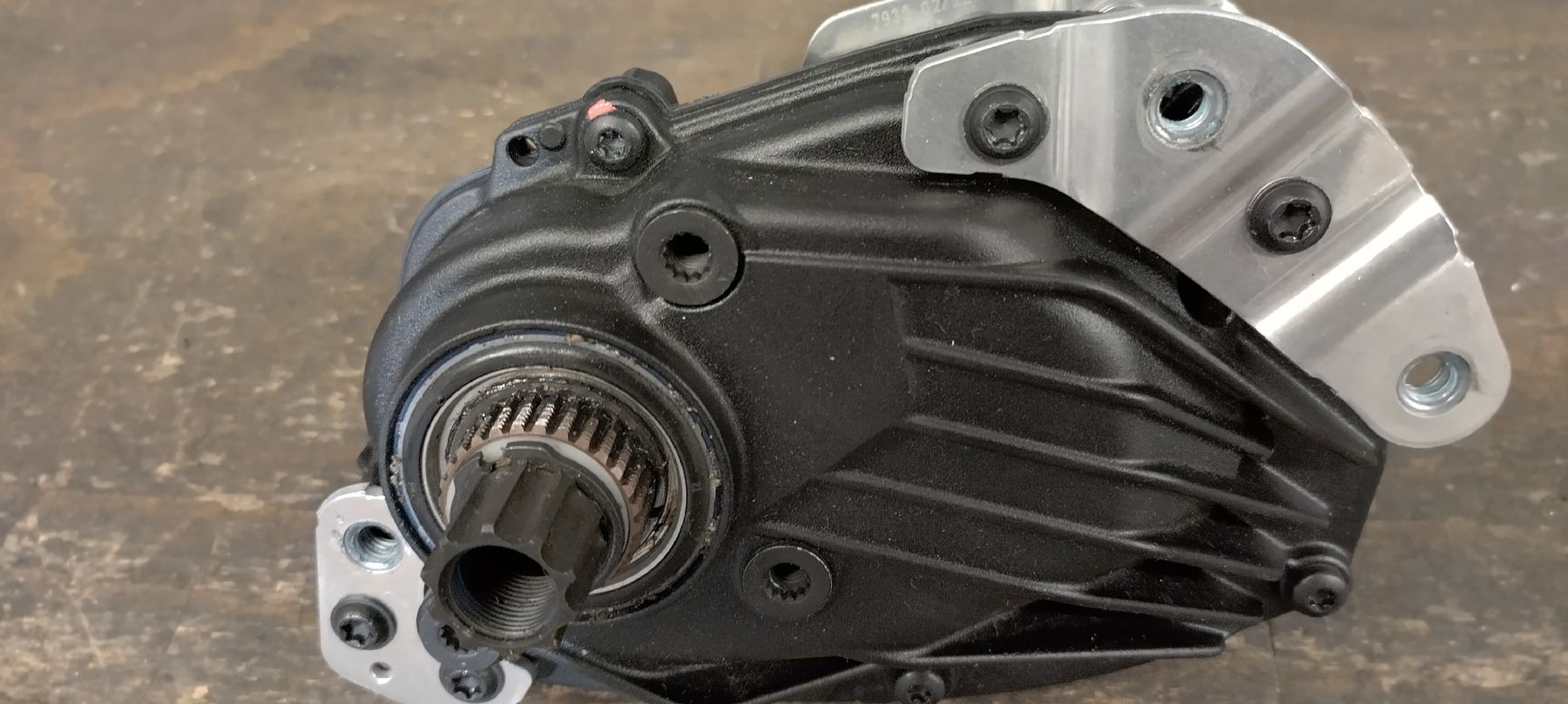 Bosch Motori: Bosch Performance Line CX BDU3741 | Mittelmotor – Usato da Hombrechtikon venduto da TheRock 2