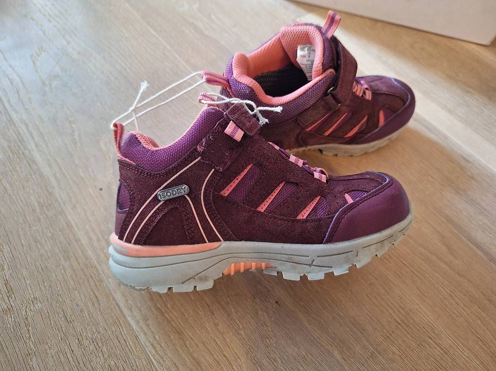 Schuhe für Mädchen: Chaussures de marche taille 32 – Gebraucht aus Chéserex von aux_p86n 3