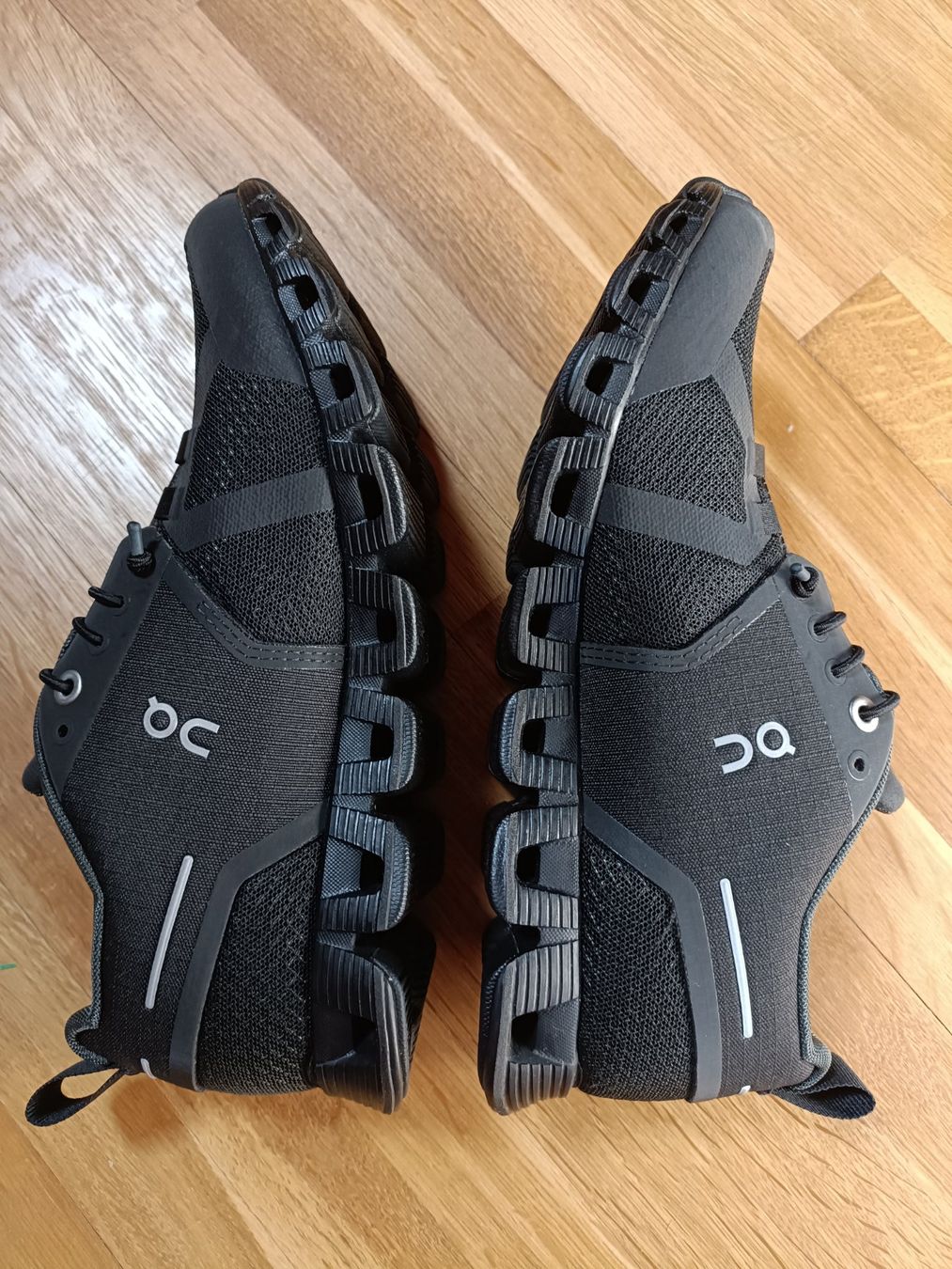 On Scarpe da donna: ON Cloud Waterproof Black/Lunar, EUR37, UK6 – Nuovo e nell'imballaggio originale da Sta. Maria V. M. venduto da Lexaxs 2