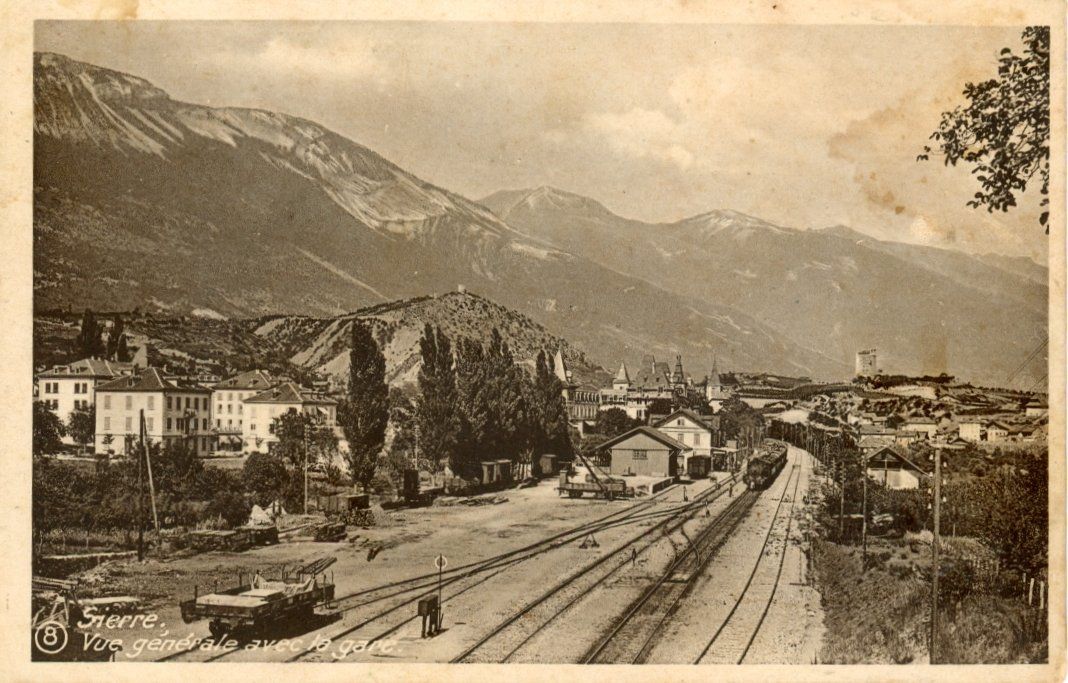Cartoline postali: Sierre / Siders   VS  -    Vue générale avec la Gare – Usato da Brig venduto da Valcards54