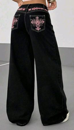 Jean noir baggy avec broderie rose, taille 44