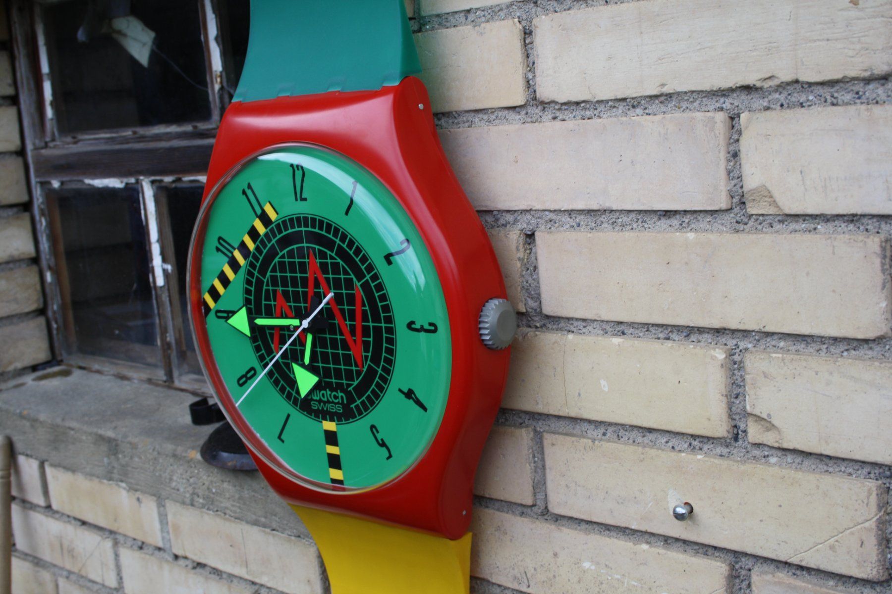 Swatch Orologi: SWATCH WANDUHR KLASSIKER MEGA POP SWATCH – Usato da Wauwil venduto da Pneuedy 2