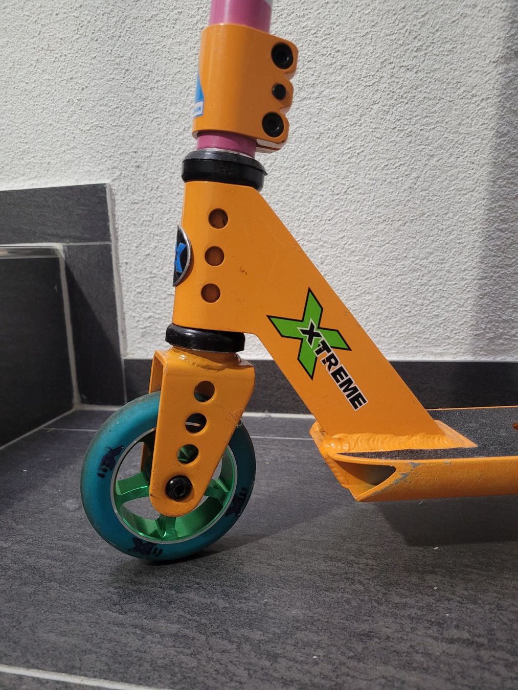 Micro Kickboard: Micro Scooter Trixx Regenbogen – Usato da Endingen venduto da Mobbele 3