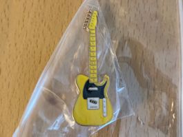 Yellow Guitar Pin Anstecker Punk Metal Rock Band