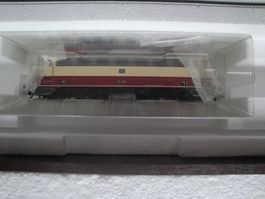 Märklin 39123 Mfx, coffret avec locomotive DB TEE et vitrine