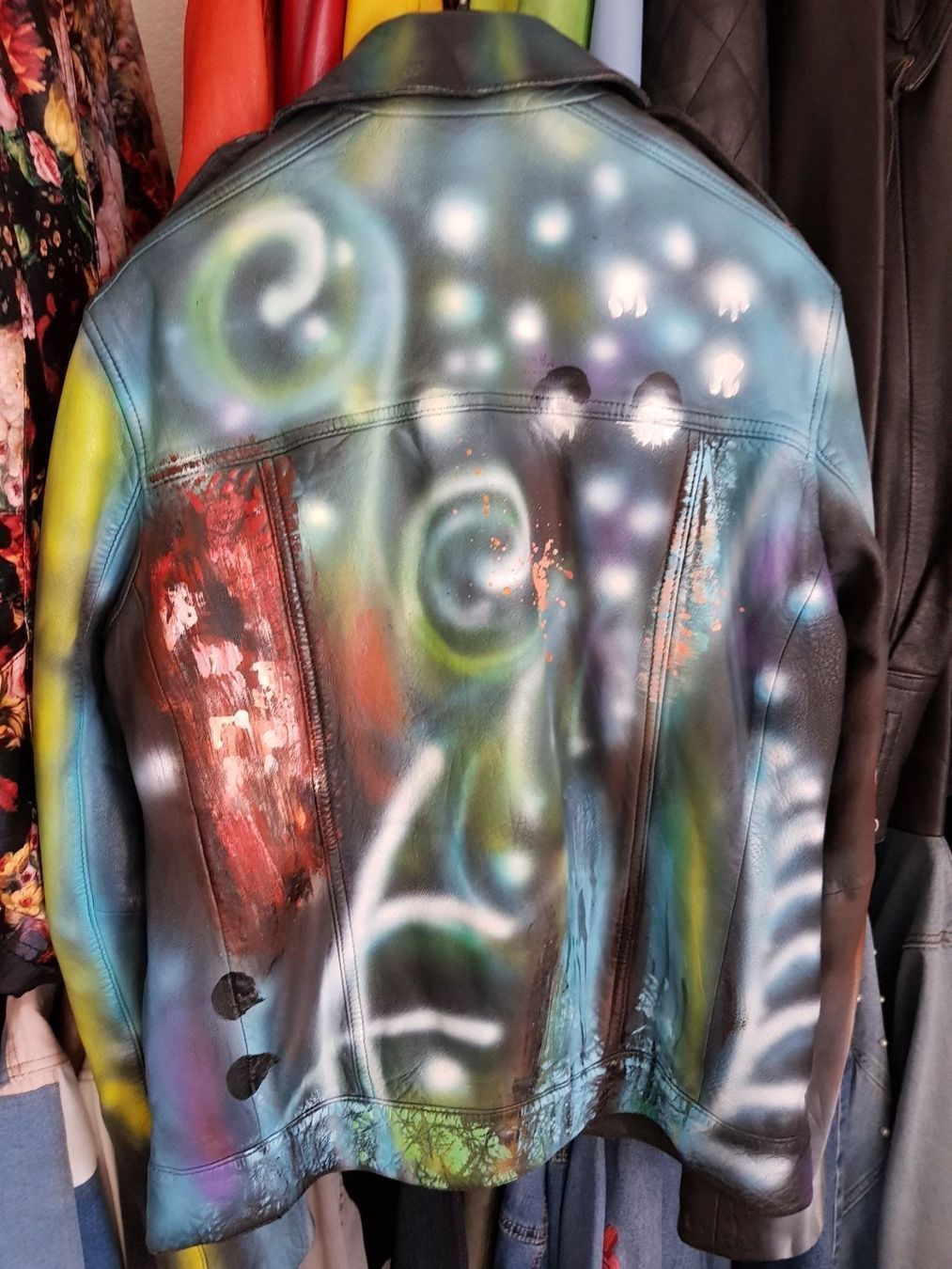 Topshop Giacche: Lederjacke Topshop Grafiti – Nuovo (secondo la descrizione) da Urtenen-Schönbühl venduto da chrebeli1 1