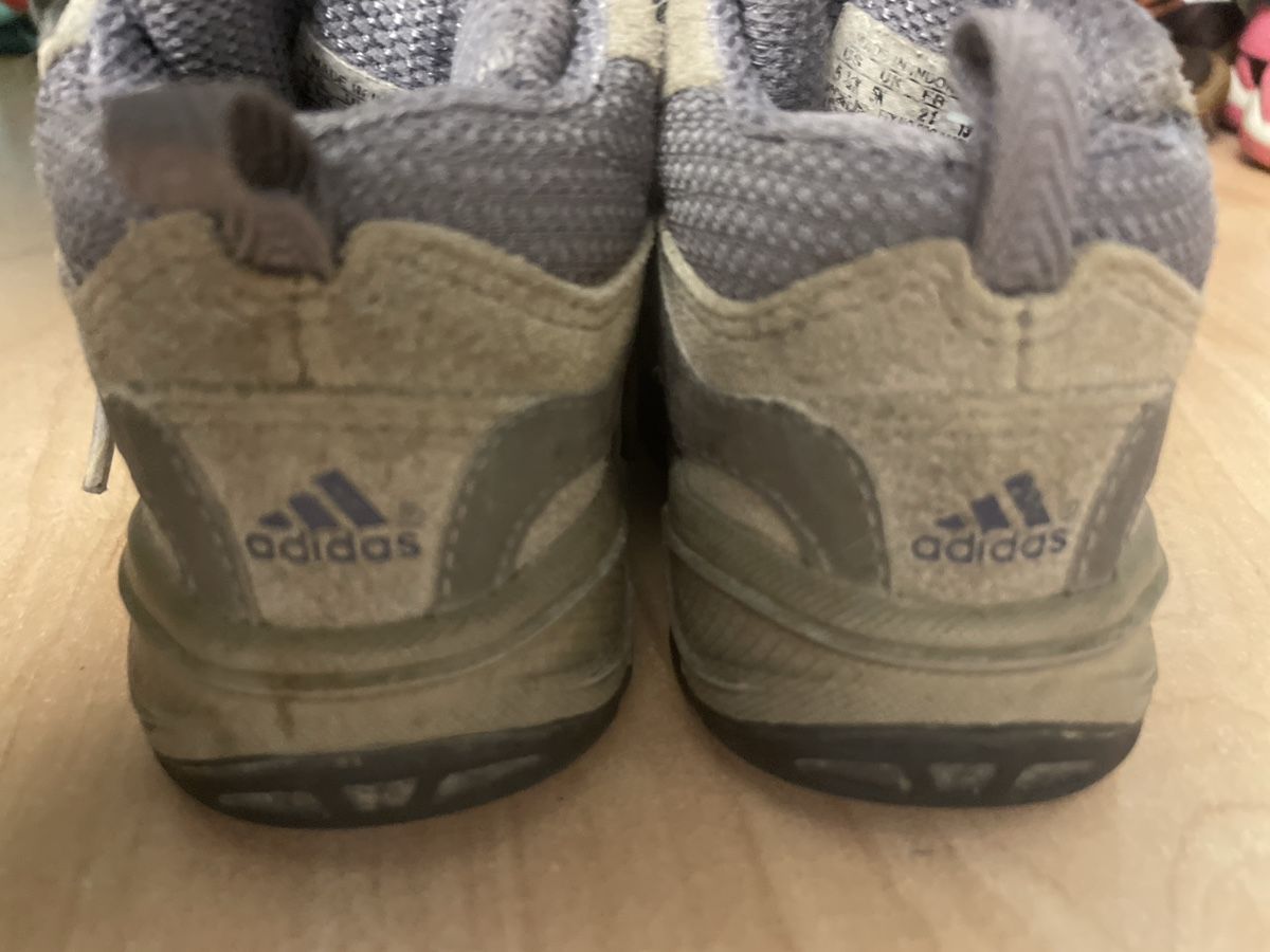 Adidas Chaussures garçon: Weiche Adidas Wanderschuhe Kinder Gr. 21 – D'occasion à Obergerlafingen par cabo4 3