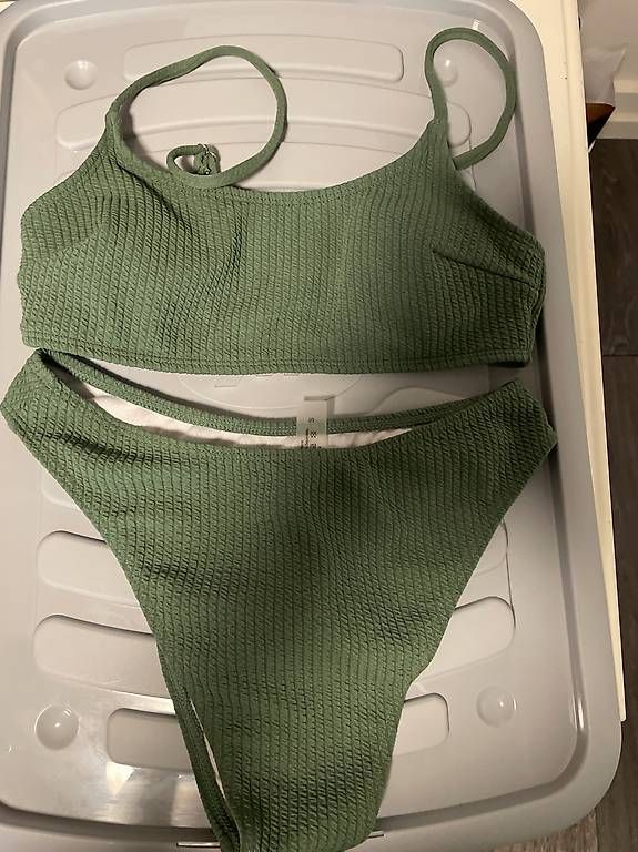Badekleider & Bikinis: 2x Bikinis - Markenlos – Gebraucht aus Ringgenberg BE von larandlct