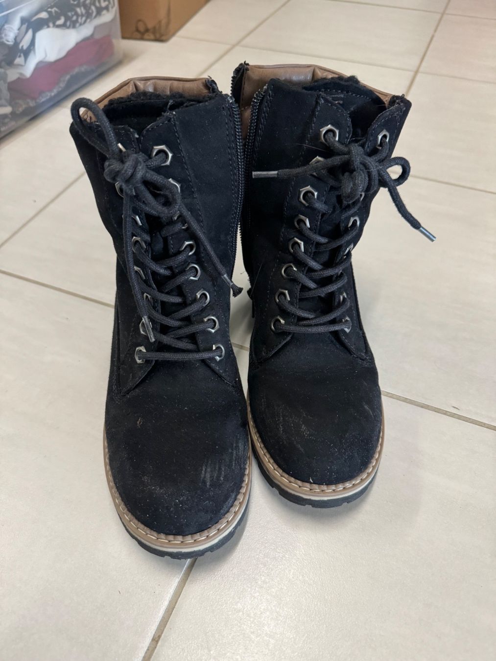 Scarpe da donna: Girls Winter boots size 36 – Usato da Münchenstein venduto da ArleneLM