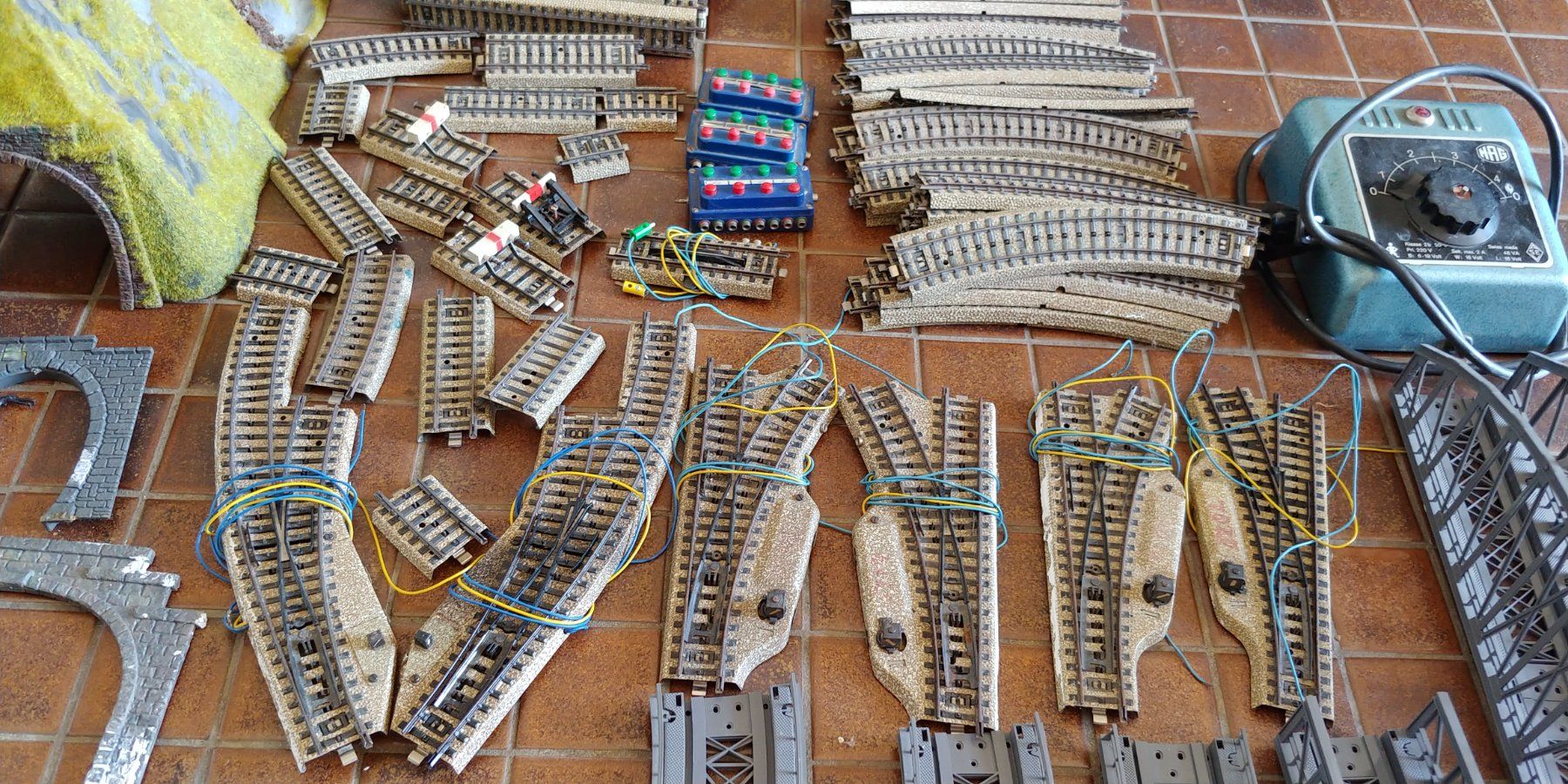 Märklin Modellini di ferrovie: Grosser Posten Märklin M-Gleise – Usato da Waltenschwil venduto da Ardnas007 2