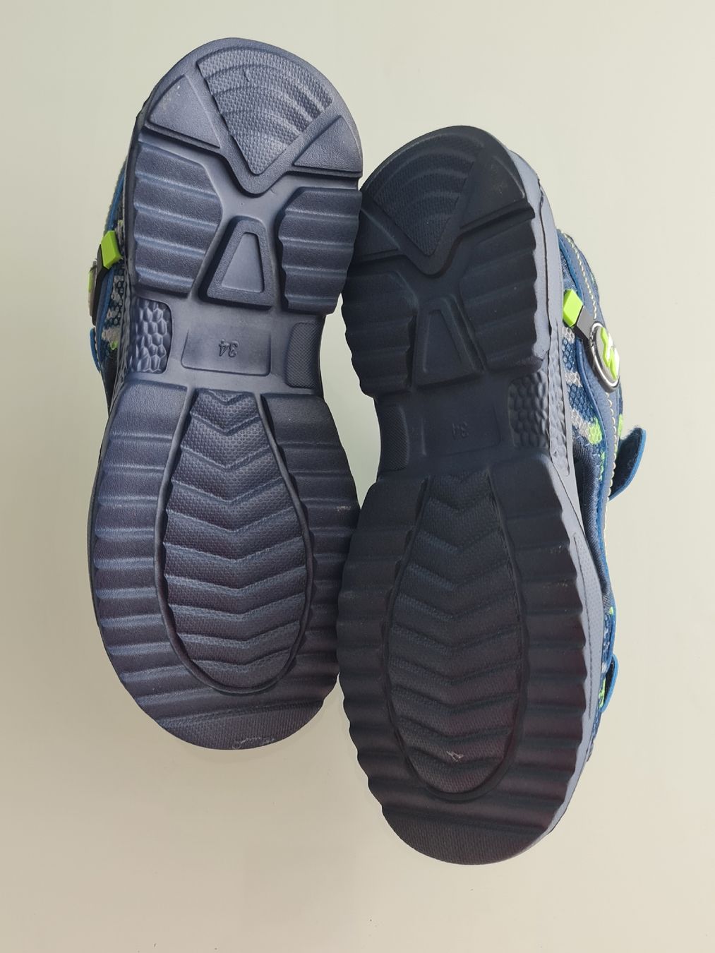 Scarpe per ragazzi: Gr. 34 - Rushour Kindersandalen, Neu – Nuovo e nell'imballaggio originale da Nürensdorf venduto da kin_2jn6 4