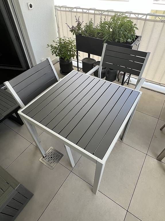 Ikea Set de table et chaises: Gartentisch mit 2 Stühlen – D'occasion à Frauenfeld par Domi035 1